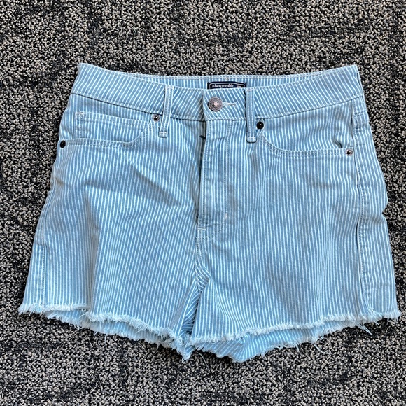 Abercrombie & Fitch Simone High Rise Short - Picture 1 of 3